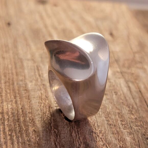 Sterling Contemporary Sculptural Waves Statement Ring - Picture 7 of 13